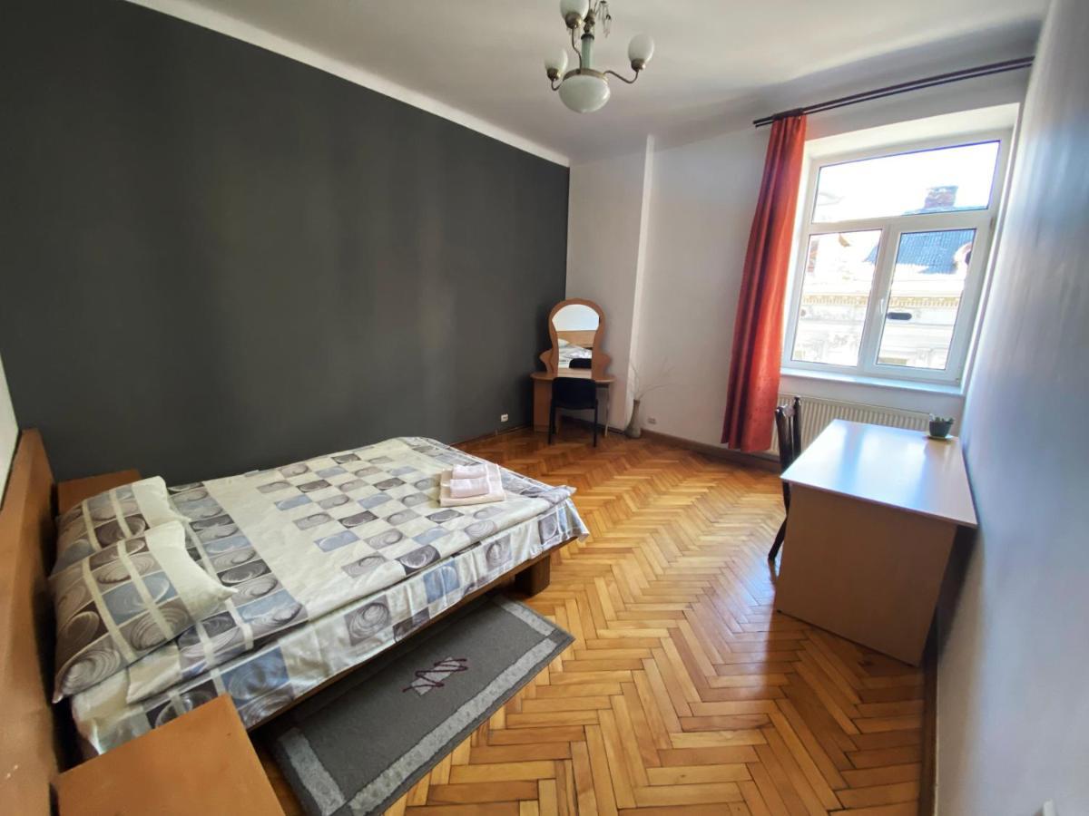 Apartment On Svobody Avenue Lviv Buitenkant foto