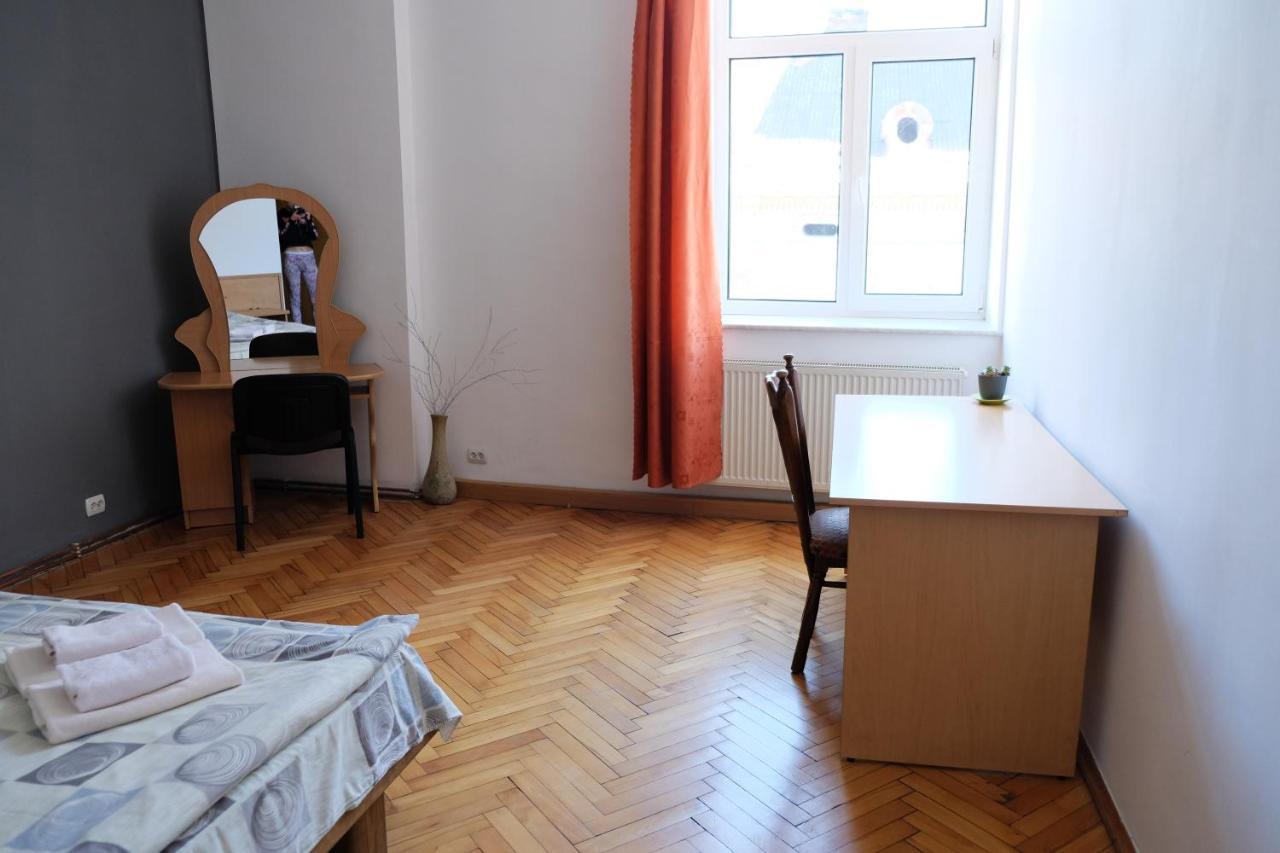 Apartment On Svobody Avenue Lviv Buitenkant foto