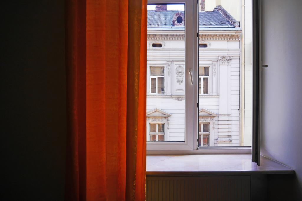 Apartment On Svobody Avenue Lviv Buitenkant foto